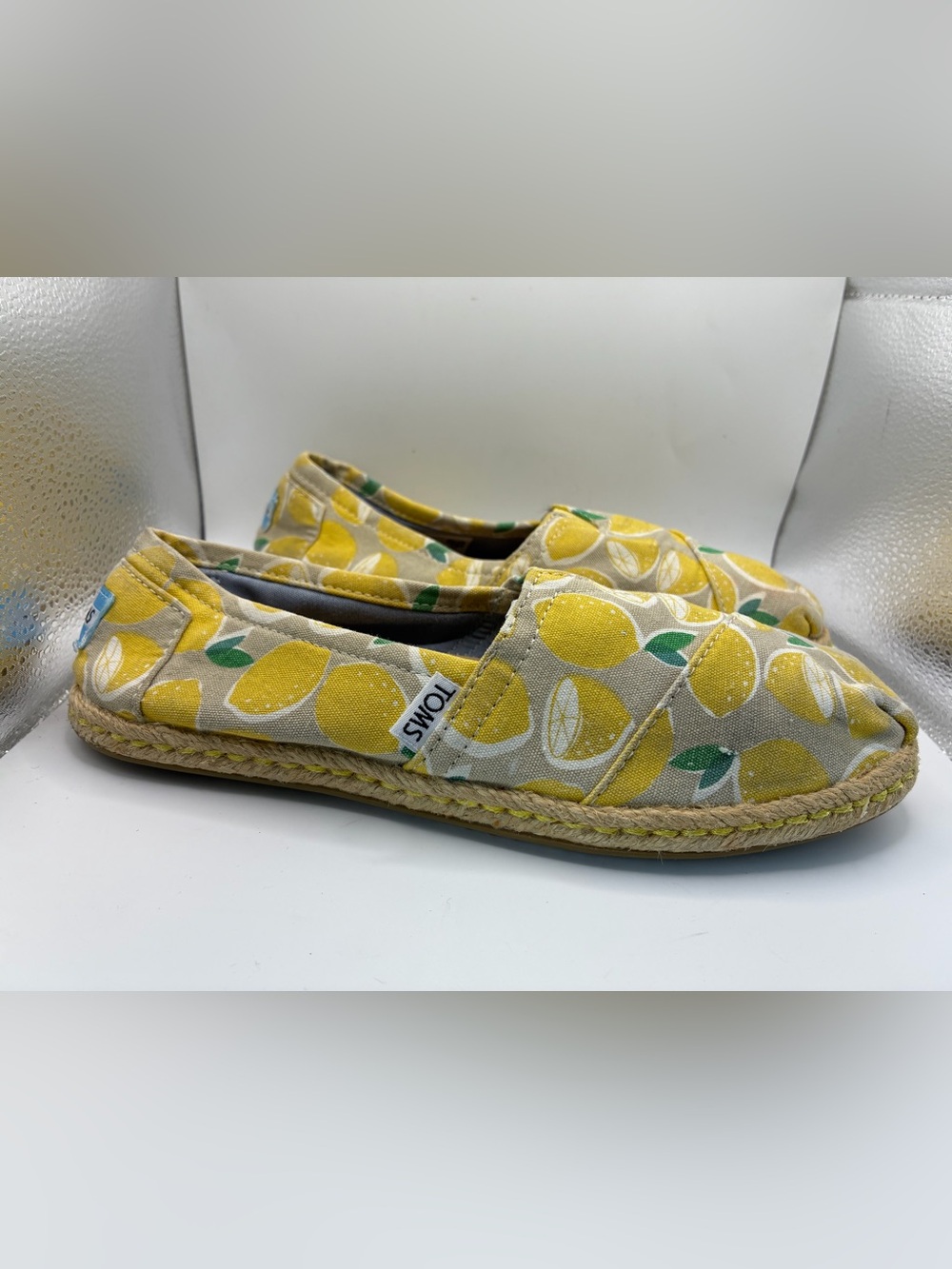 Tom’s Alpargata Lemon Print Canvas Espadrille Slip On Flats Women’s 6.5
